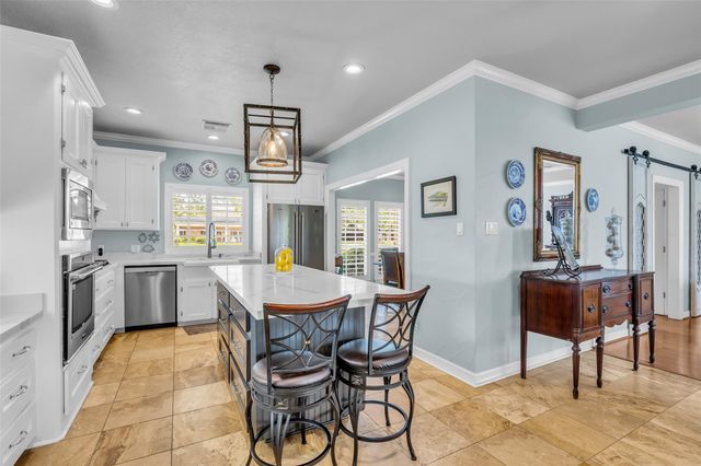 210 River Oaks Drive, Baytown, TX 77523