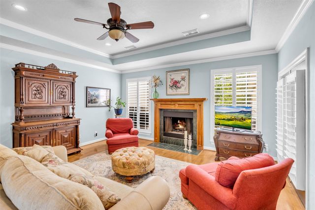 210 River Oaks Drive, Baytown, TX 77523