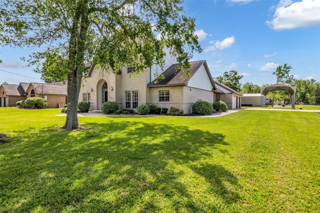 210 River Oaks Drive, Baytown, TX 77523