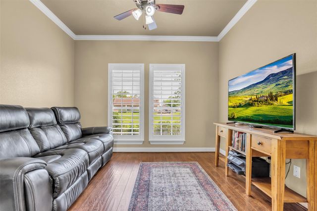 210 River Oaks Drive, Baytown, TX 77523