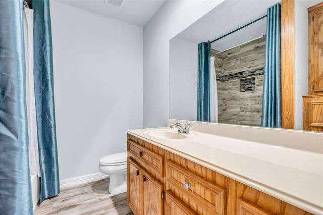 210 River Oaks Drive, Baytown, TX 77523