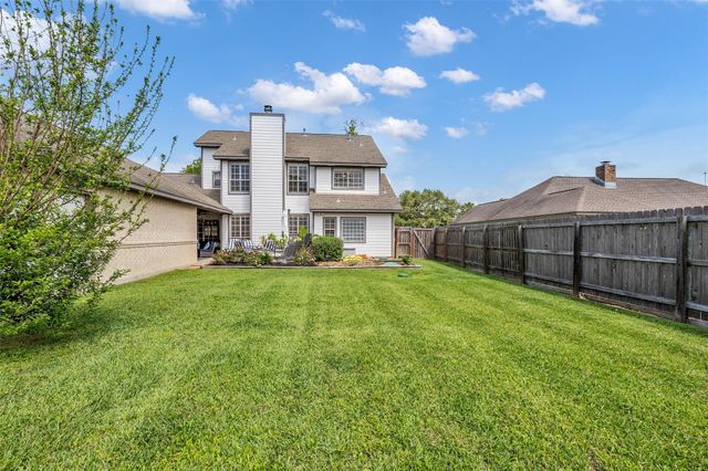 210 River Oaks Drive, Baytown, TX 77523