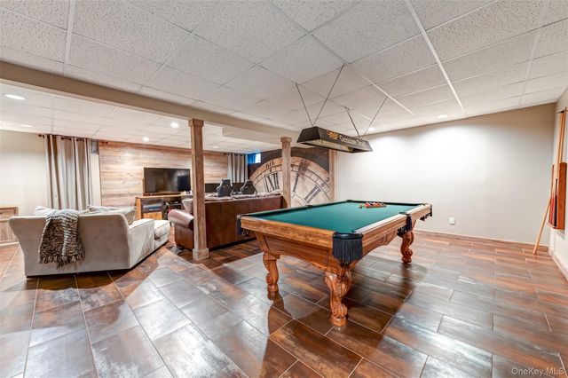119 6th Street, Saint James, NY 11780