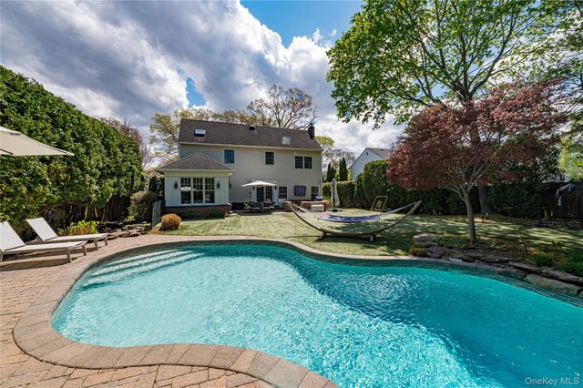 119 6th Street, Saint James, NY 11780