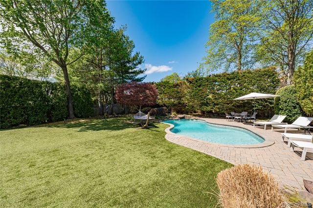 119 6th Street, Saint James, NY 11780