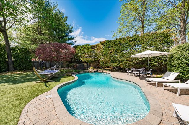 119 6th Street, Saint James, NY 11780