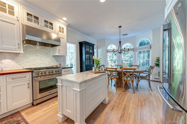 119 6th Street, Saint James, NY 11780