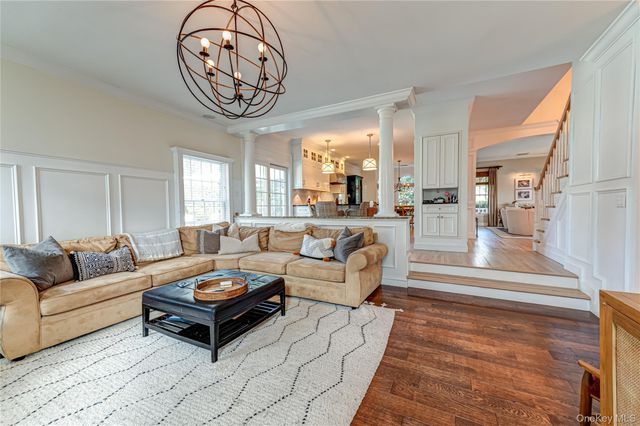 119 6th Street, Saint James, NY 11780