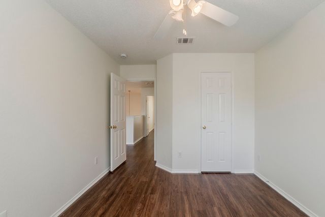 4617 Barnhill Lane, Fort Worth, TX 76135