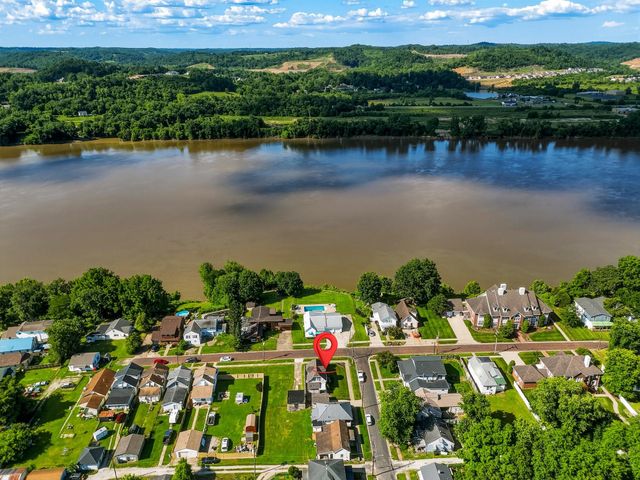 2777 N Staunton Road, Huntington, WV 25702