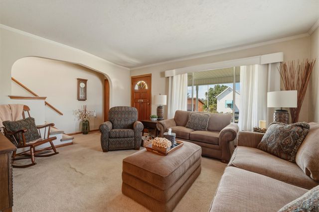 2777 N Staunton Road, Huntington, WV 25702