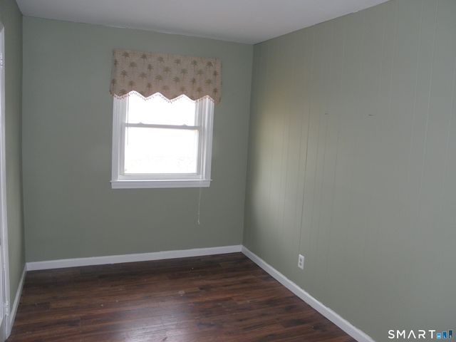 32 Walnut Circle, Windsor Locks, CT 06096