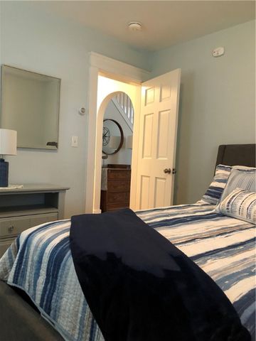 12 Hillside Avenue, Newport, RI 02840