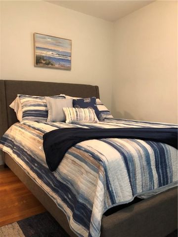 12 Hillside Avenue, Newport, RI 02840