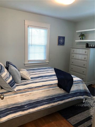 12 Hillside Avenue, Newport, RI 02840