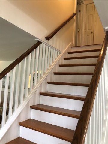 12 Hillside Avenue, Newport, RI 02840