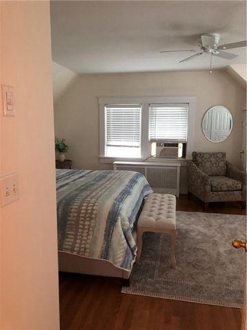 12 Hillside Avenue, Newport, RI 02840