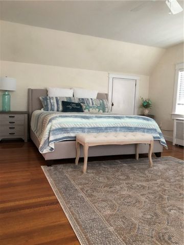 12 Hillside Avenue, Newport, RI 02840