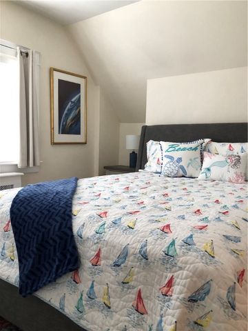 12 Hillside Avenue, Newport, RI 02840