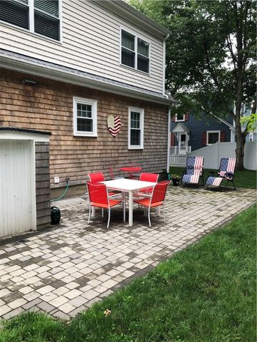 12 Hillside Avenue, Newport, RI 02840