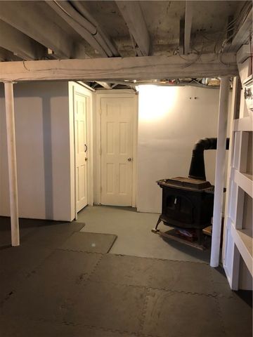 12 Hillside Avenue, Newport, RI 02840