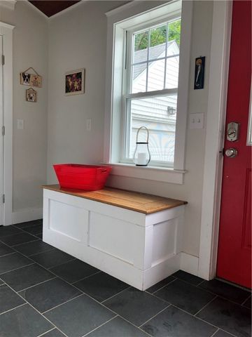 12 Hillside Avenue, Newport, RI 02840