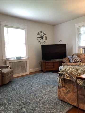 12 Hillside Avenue, Newport, RI 02840