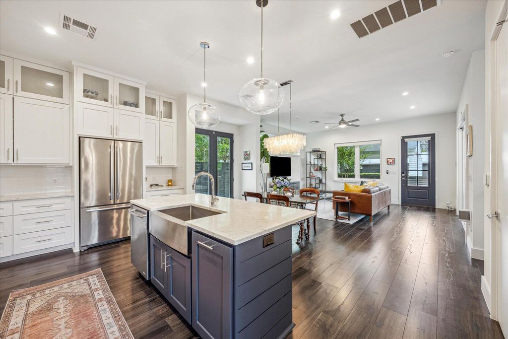 1303 Harriet CT A, Austin, TX 78756