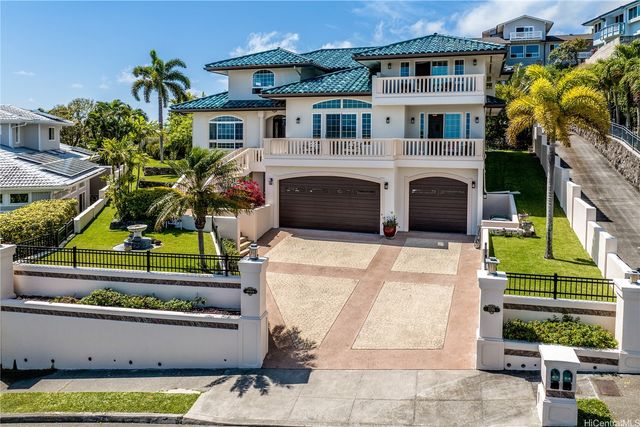 1295 Aulepe Street, Kailua, HI 96734