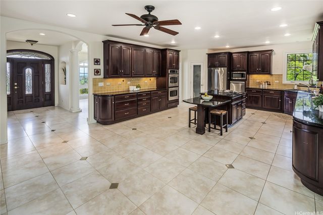 1295 Aulepe Street, Kailua, HI 96734