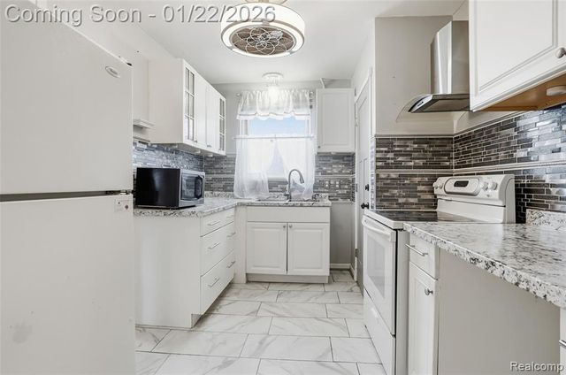 10761 Worden Street, Detroit, MI 48224