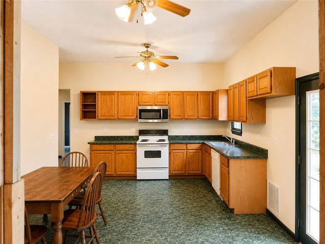 597 Old Hurricane Road, Westminster, SC 29693