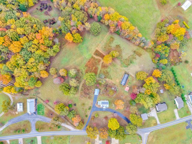 5881 Burgess Falls Rd, Sparta, TN 38583