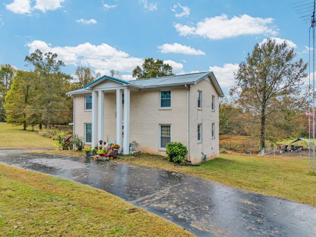 5881 Burgess Falls Rd, Sparta, TN 38583