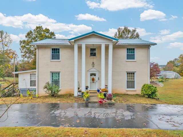 5881 Burgess Falls Rd, Sparta, TN 38583