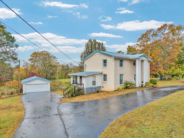 5881 Burgess Falls Rd, Sparta, TN 38583