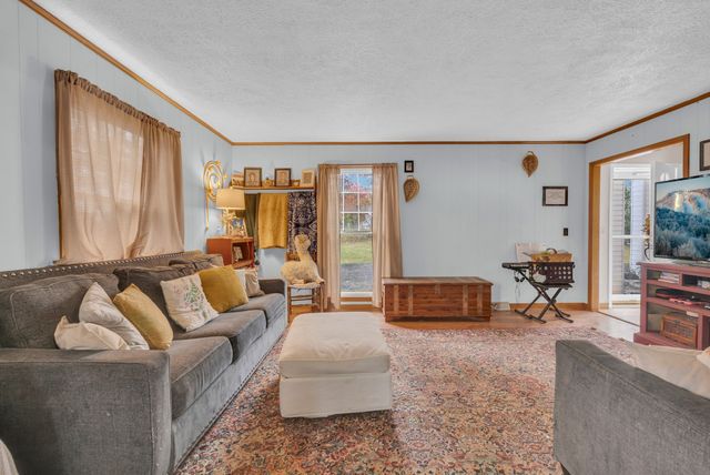 5881 Burgess Falls Rd, Sparta, TN 38583