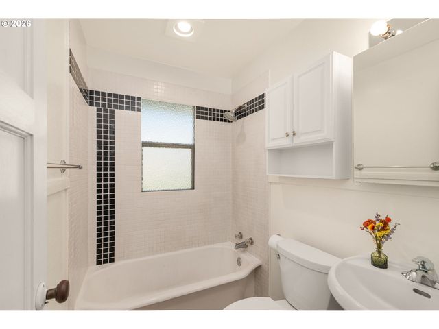 1403 GRAND Blvd, Vancouver, WA 98661