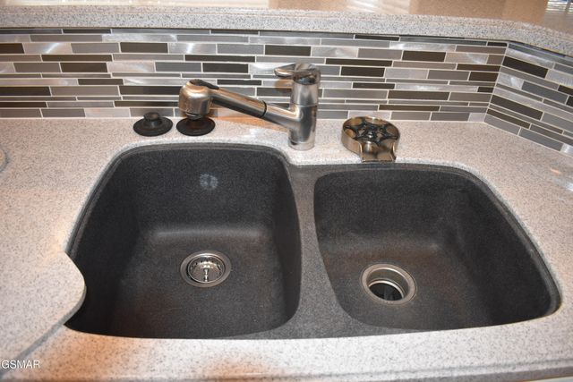 2147 Aaron Court, Sevierville, TN 37876