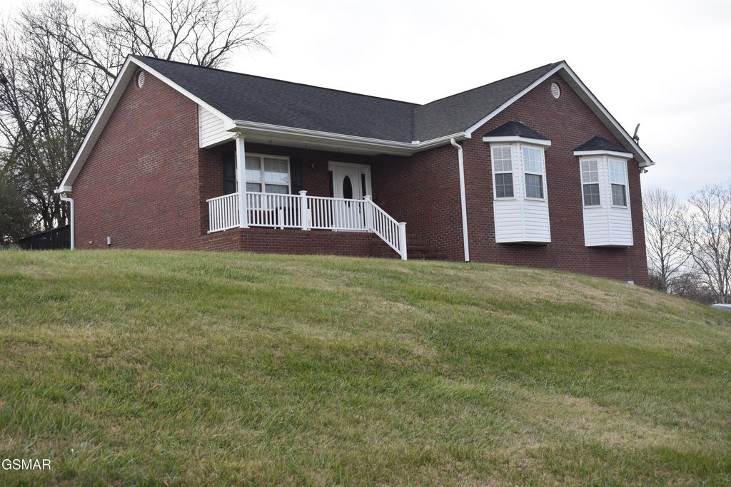 2147 Aaron Court, Sevierville, TN 37876