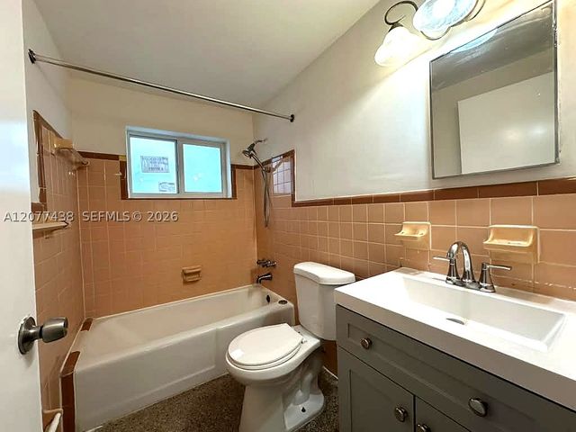 204 NW 8th Ave 2, Fort Lauderdale, FL 33311