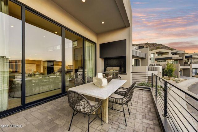 4938 N ASCENT Drive, Scottsdale, AZ 85251