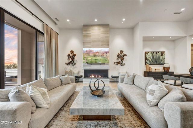 4938 N ASCENT Drive, Scottsdale, AZ 85251