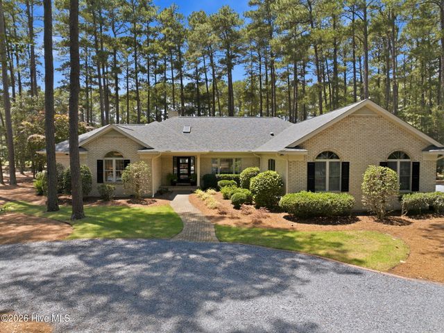 45 Pinewild Drive, Pinehurst, NC 28374