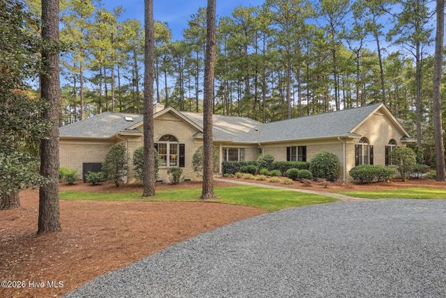 45 Pinewild Drive, Pinehurst, NC 28374