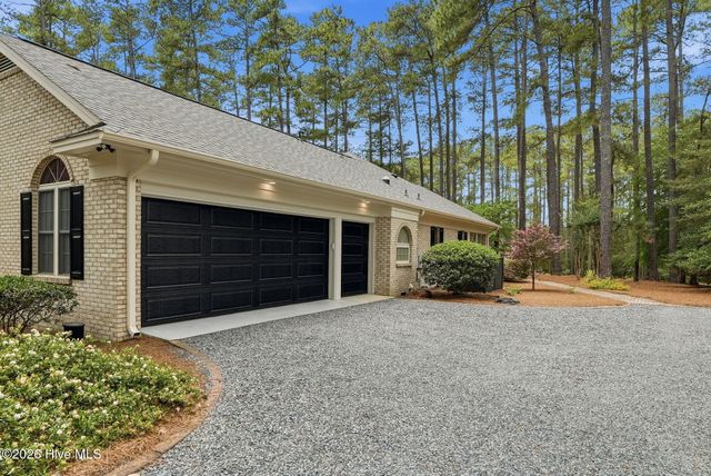45 Pinewild Drive, Pinehurst, NC 28374