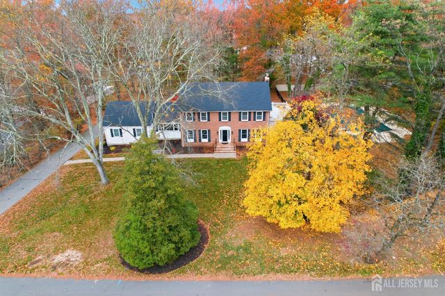 28 Southfield Road, Edison, NJ 08820