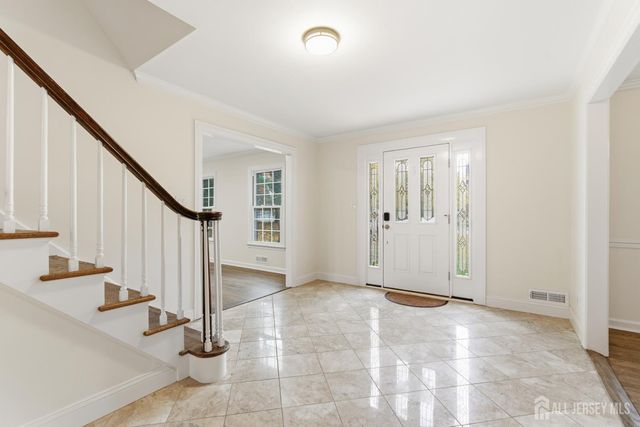 28 Southfield Road, Edison, NJ 08820