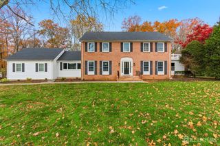 28 Southfield Road, Edison, NJ 08820