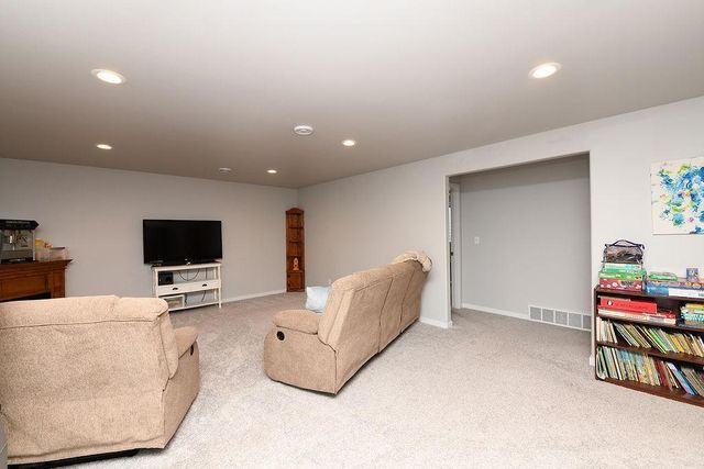 2723 W Westwood Street W, West Fargo, ND 58078